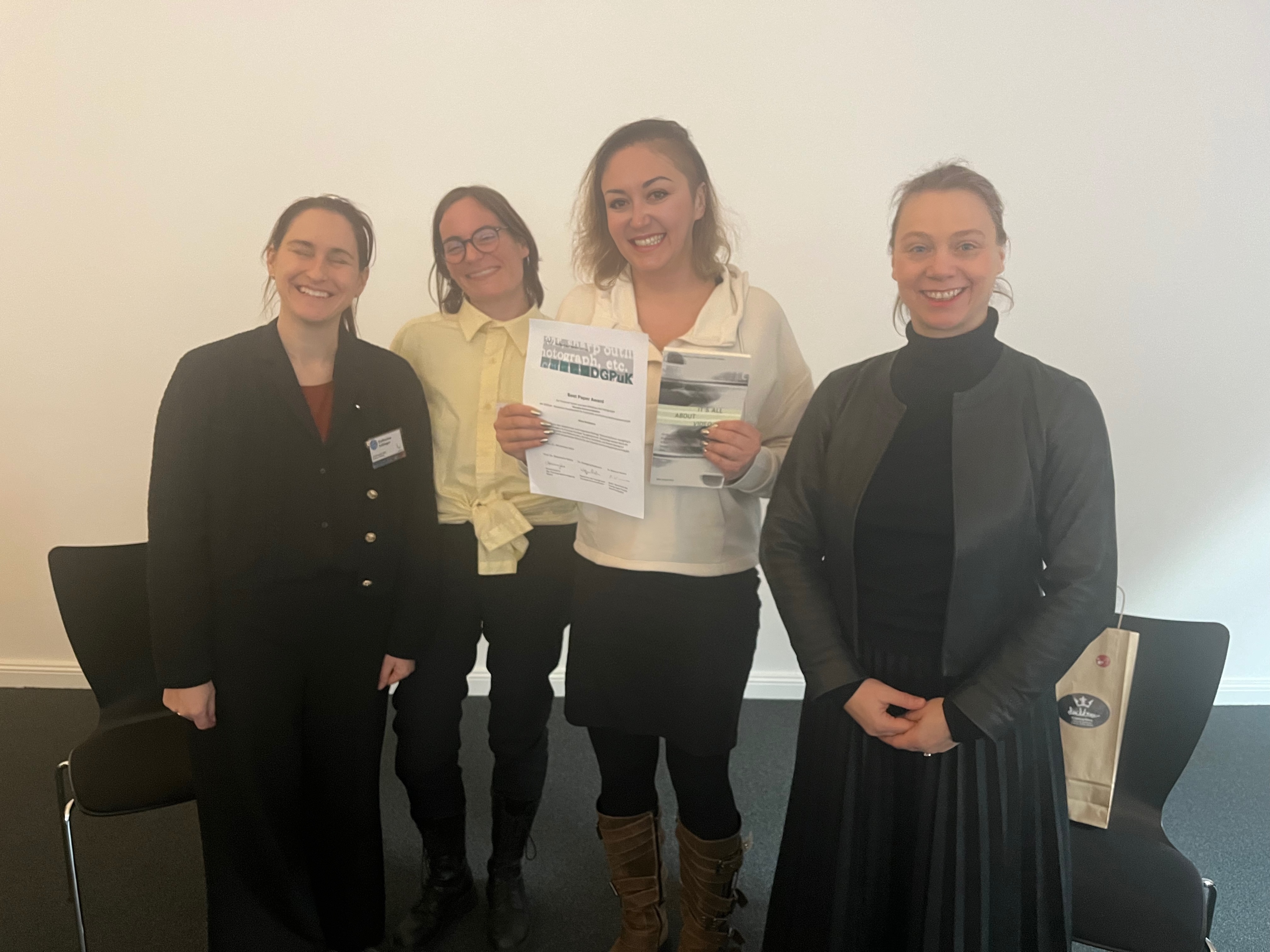 Alina Solotarov erhält Best Paper Award  von der DGPuK-Konferenz